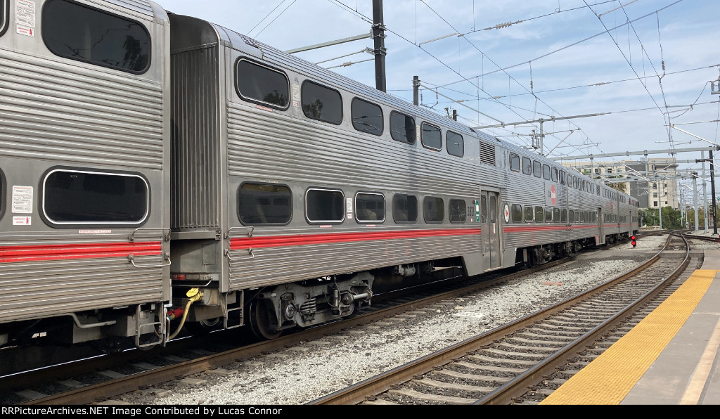 Caltrain 3821